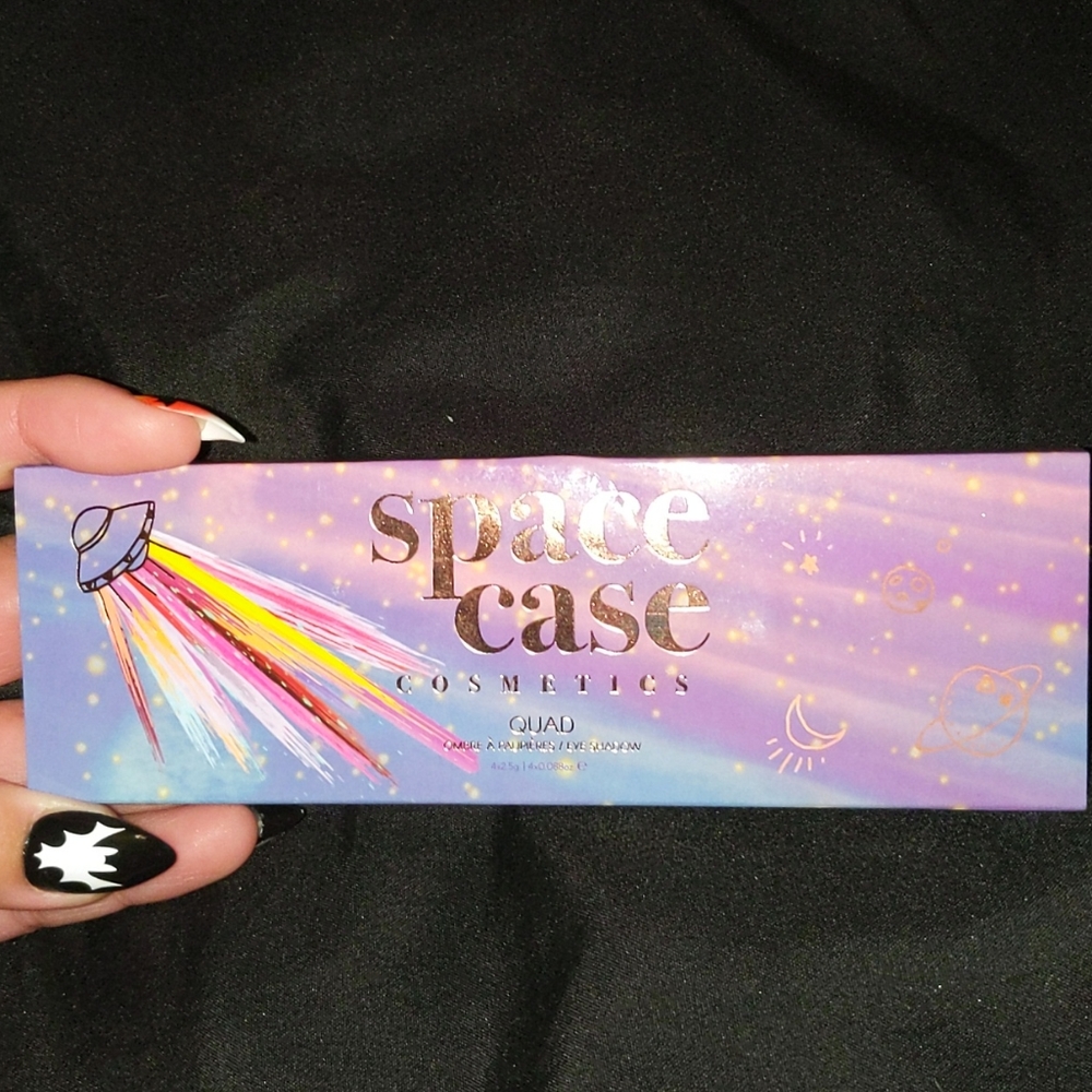 Space case cosmetic eye shadow pallet